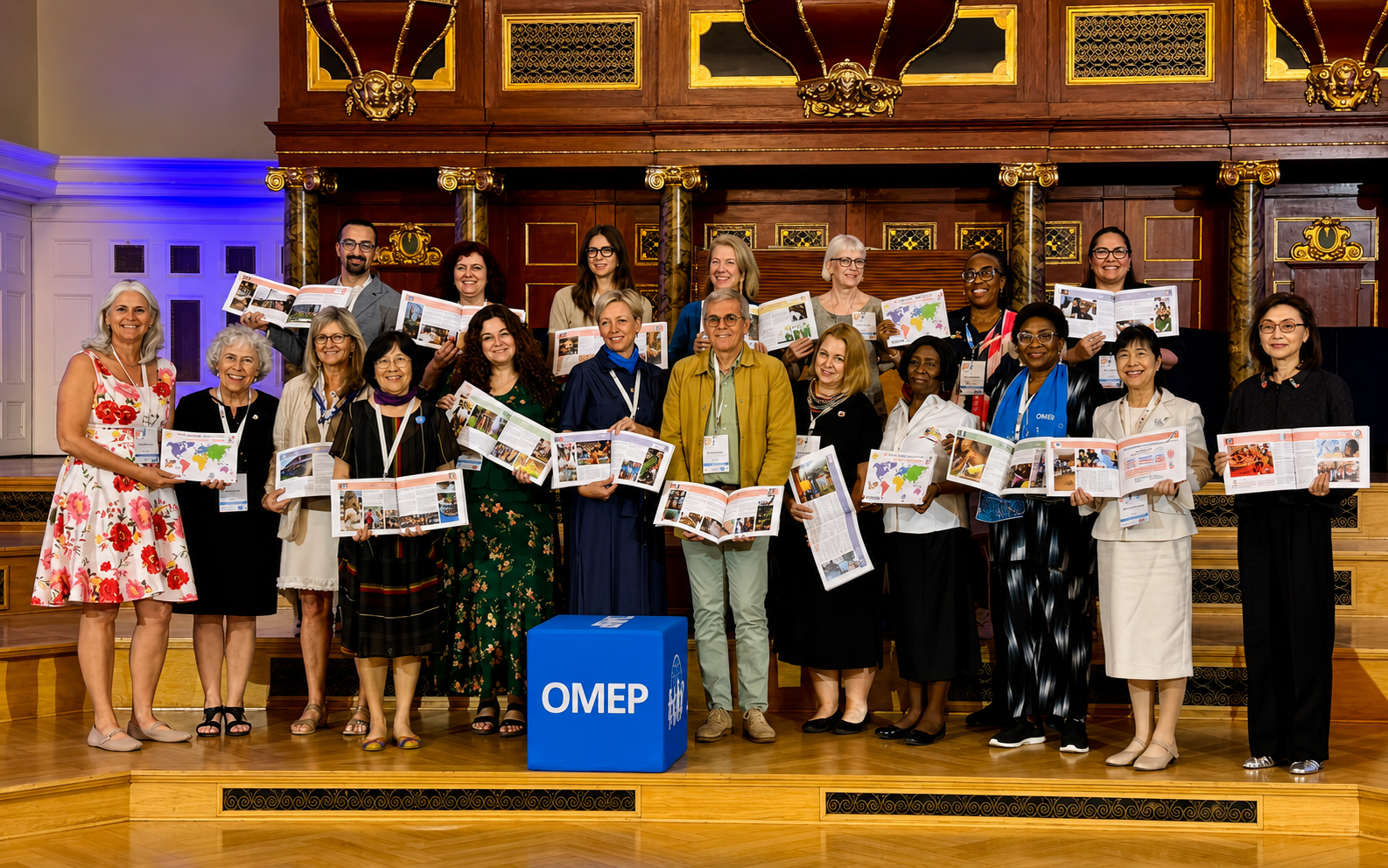 Délégations de l'OMEP présentant les publications lors du 78ᵉ Congrès mondial à Poznań